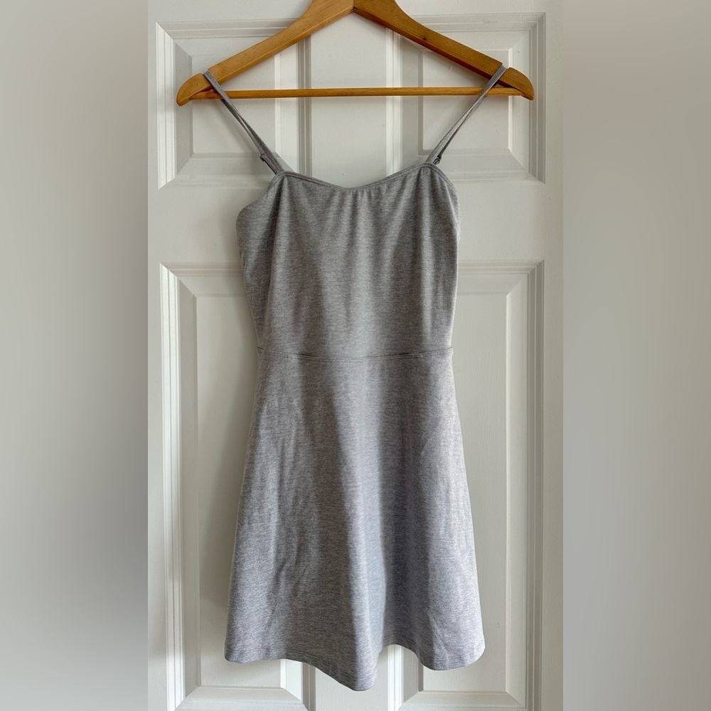 ALO Yoga Alosoft courtside tennis dress - Heather Grey - S